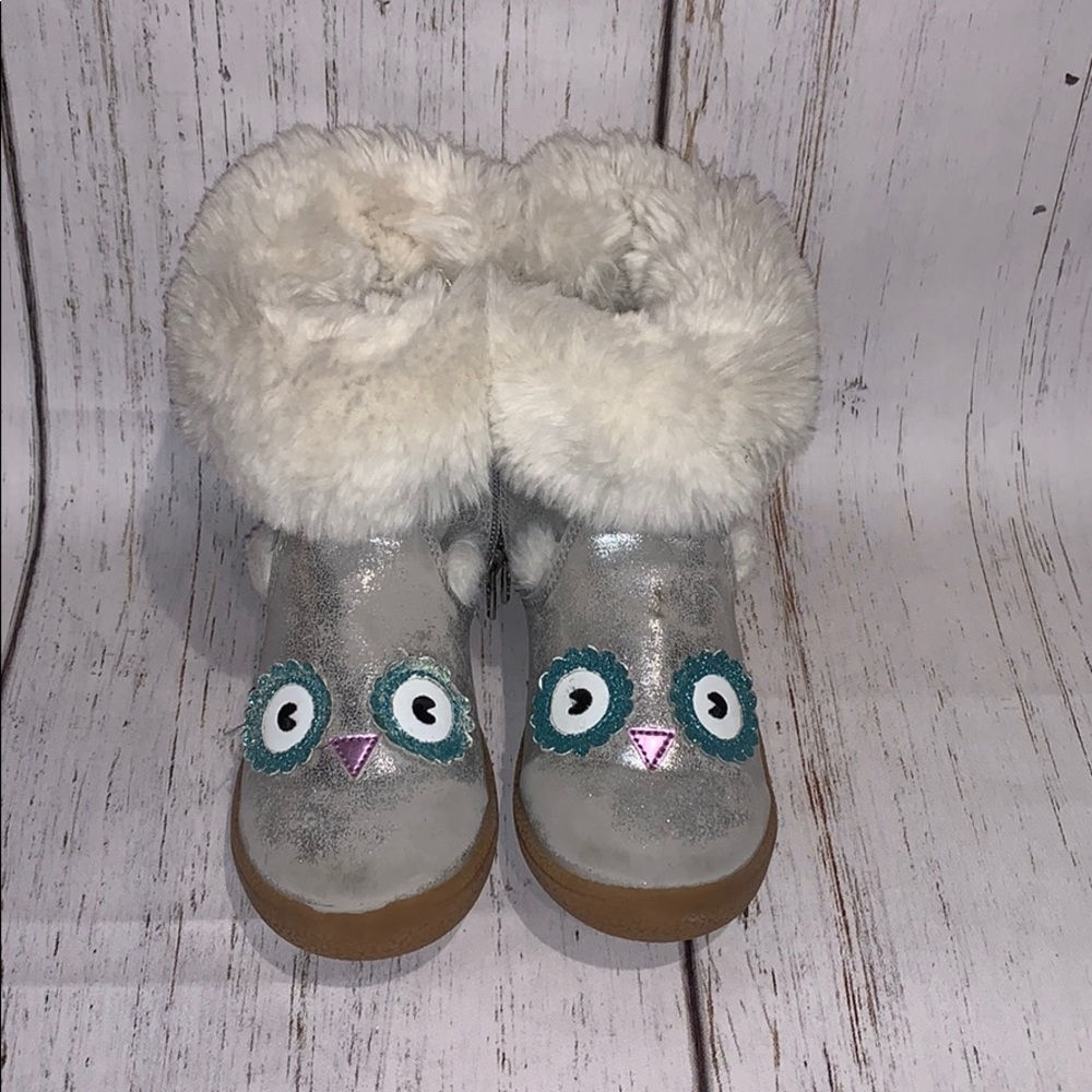 Adorable & Sparkly, cozy owl zip booties